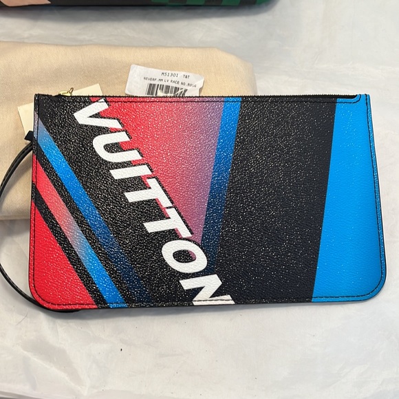 Louis Vuitton Race Neverfull MM - Picture 12 of 14